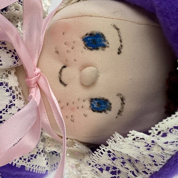 Vintage Handmade Cloth Doll Cabbage Patch Style, Crafters Label Sewn On Back - Picture 2 of 6